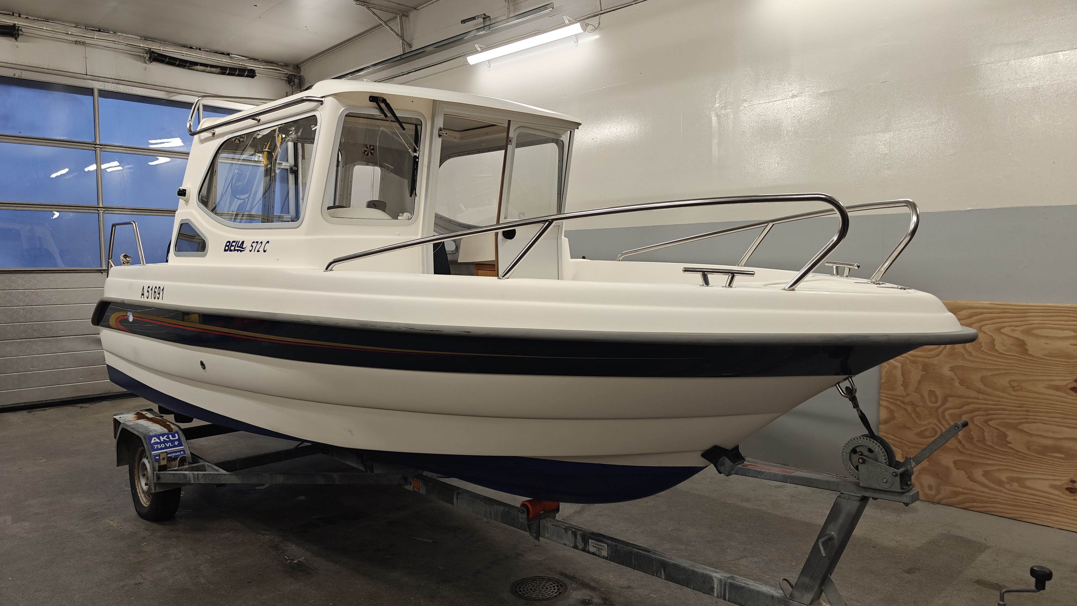 Bella 572C -07 / Mercury F80 -08 + Aku 750 WSK-141