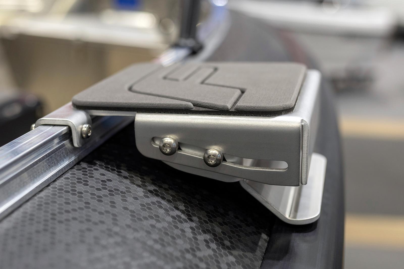 FASTER SIVUANTURITELINEEN ASENNUSLEVY / ASKELMA