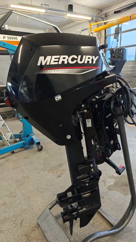 K&Auml;YTETTY MERCURY F20ELPT EFI -21 SN: 1R021218