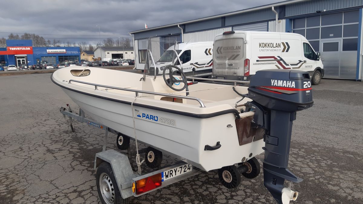 K&Auml;YTETTY PARO 4700 RX + YAMAHA 20 2t -2004